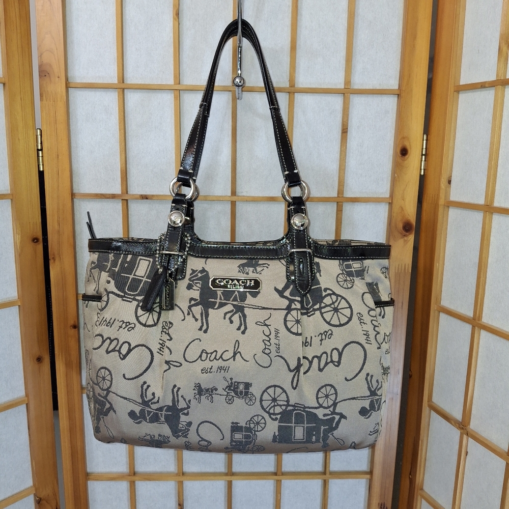 COACH Vintage East West Horse and Carriage Shoulder Handbag Purse Black & Khaki